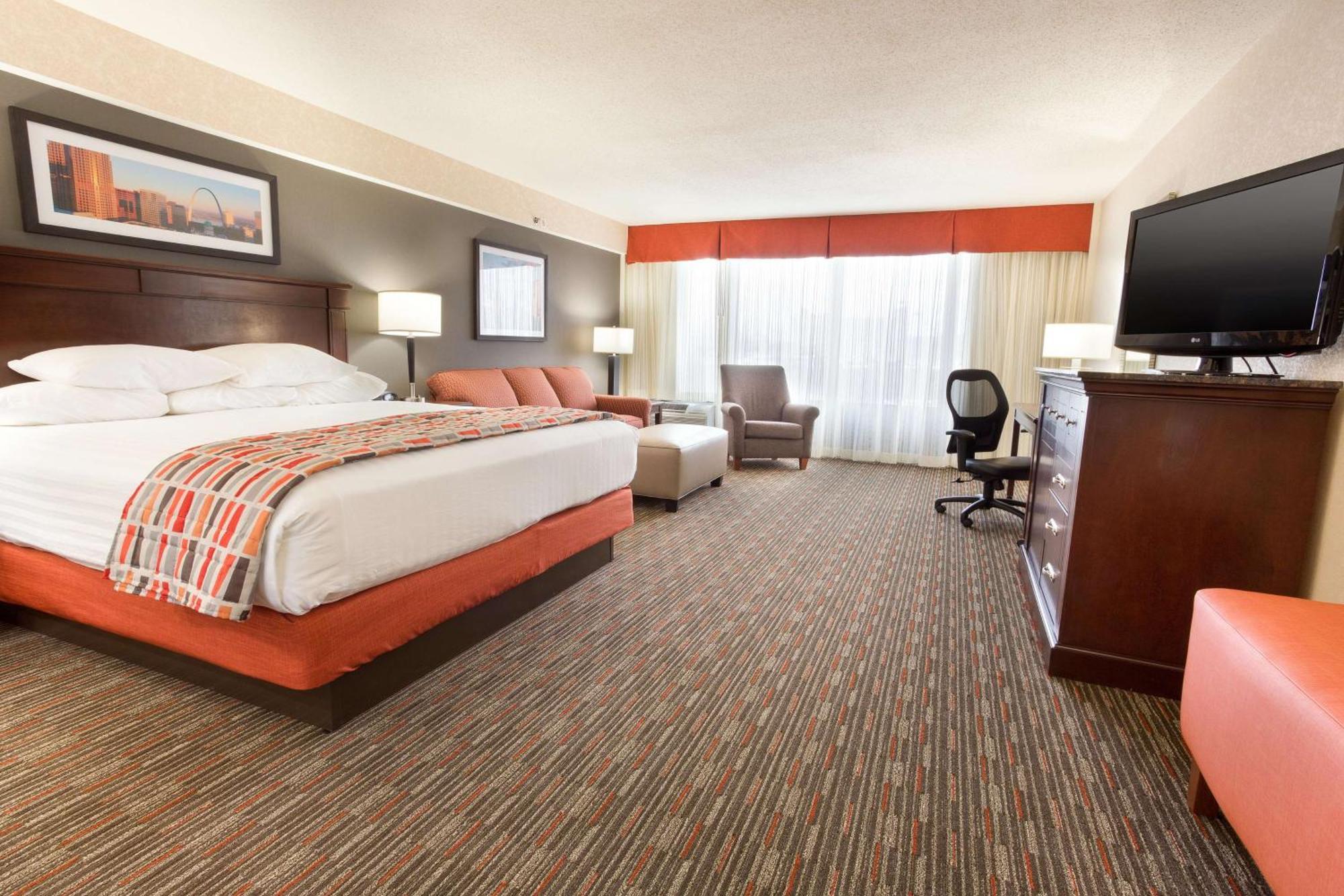 Drury Inn & Suites St. Louis Airport Edmundson Exterior photo